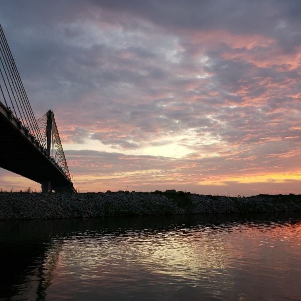 Alton Sunset looking at Missouri